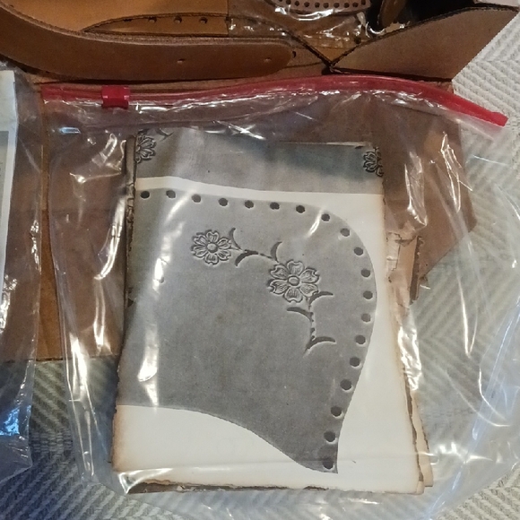 Roamer Handbag Kit with Brown Leather - Picture 12 of 16